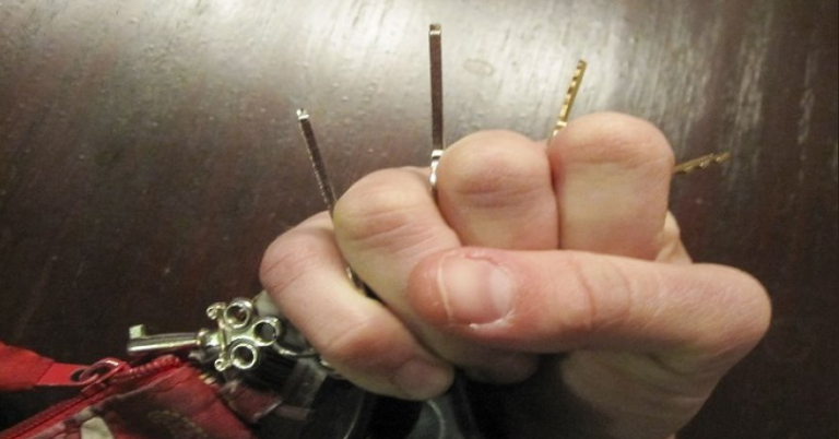 ΑΥΤΑ ΤΑ ΔΕΚΑ ΚΑΘΗΜΕΡΙΝΑ ΟΙΚΙΑΚΑ ΕΙΔΗ… ΜΠΟΡΟΥΝ ΝΑ ΣΑΣ ΣΩΣΟΥΝ ΤΗΝ ΖΩΗ ΣΕ ΠΕΡΙΠΤΩΣΗ ΚΙΝΔΥΝΟΥ Ή ΚΑΤΑΣΤΡΟΦΗΣ…!!!