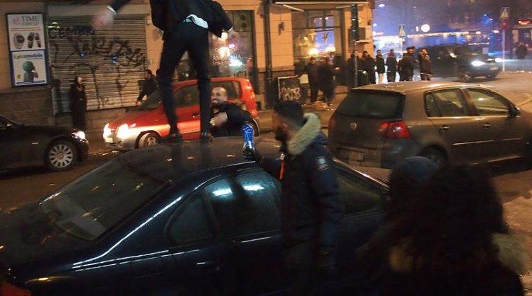 Έξαλλοι μουσουλμάνοι τα «έσπαγαν» και ούρλιαζαν τζιχάντ στους δρόμους του Μάλμε