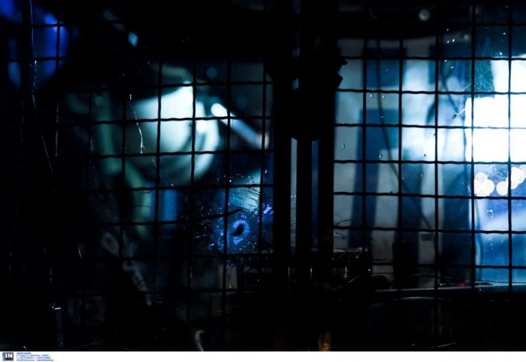 Ήθελαν νεκρούς αστυνομικούς στη Χαριλάου Τρικούπη – Τι ερευνά η αντιτρομοκρατική