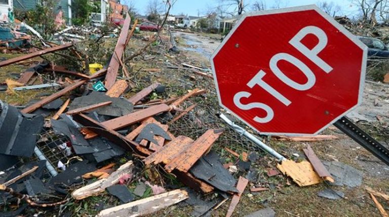 Καταιγίδες και ανεμοστρόβιλοι πλήττουν τις ΗΠΑ – 18 οι νεκροί