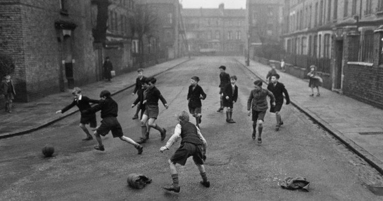 Η μαλθακοποίηση των αγοριών