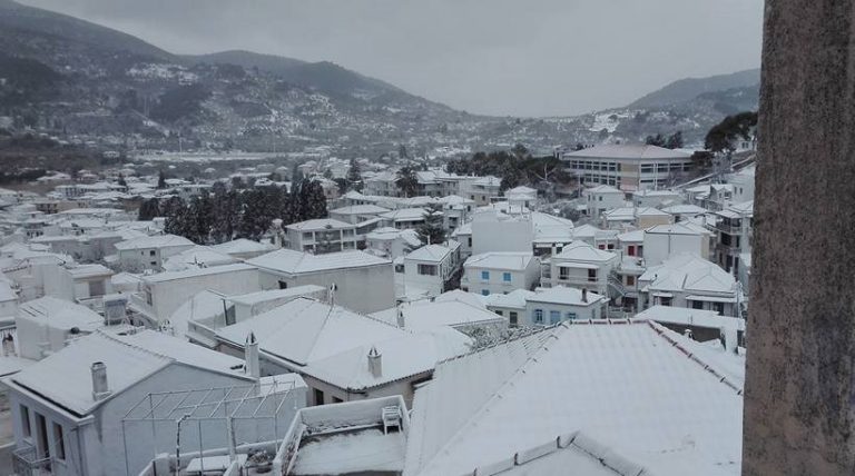 Μισό μέτρο χιόνι σε Αλόννησο και Σκόπελο