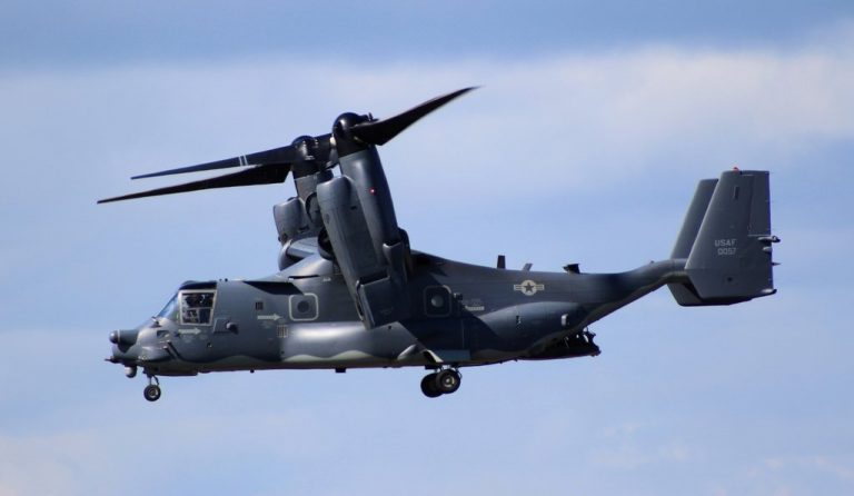 Κατάρριψη 2 πολεμικών ελικοπτέρων των ΗΠΑ –  Oι πρώτοι νεκροί Navy SEALs επί Ν.Τραμπ