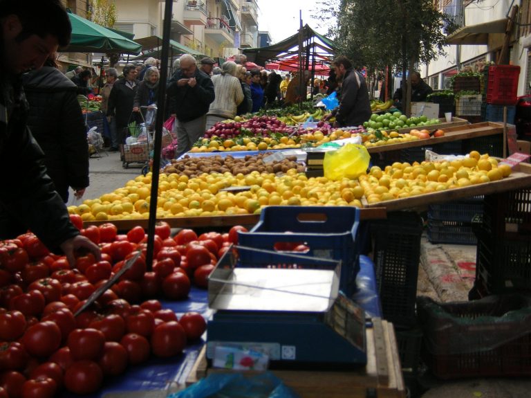 ΠΡΟ ΤΩΝ ΠΥΛΩΝ Ο ΑΠΟΛΥΤΟΣ ΟΙΚΟΝΟΜΙΚΟΣ ΕΛΕΓΧΟΣ ΤΩΝ ΟΙΚΟΝΟΜΙΚΑ ΕΞΑΘΛΙΩΜΕΝΩΝ ΕΛΛΗΝΩΝ…