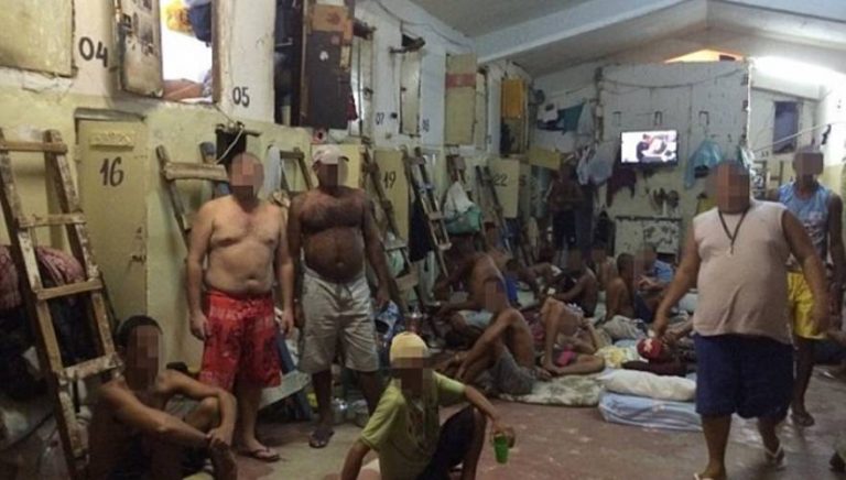 ΔΕΝ ΤΑ ΧΩΡΑΕΙ Ο ΝΟΥΣ ΤΑ ΕΓΚΛΗΜΑΤΑ ΠΟΥ ΕΓΙΝΑΝ Σφαγή στις φυλακές της Βραζιλίας: Αποκεφάλισαν και ξερίζωσαν τις καρδιές 31 συγκρατουμένων τους