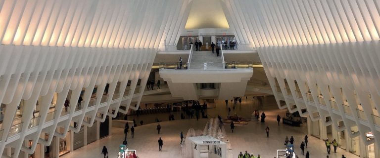 Γυναίκα βρίσκει το θάνατό απο πτώση  μέσα στο Παγκόσμιο Κέντρο Εμπορίου Oculus