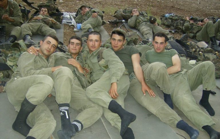 Σε «αγωνία» ο τουρκικός Τύπος να πείσει ότι η Τουρκία μπορεί να νικήσει σε πόλεμο την Ελλάδα