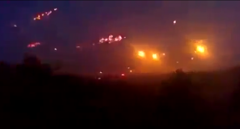 Γενική στρατιωτική κινητοποίηση στην Ουκρανία – Η Ρωσία ενώνεται με την «Νέα Ρωσία» – Απίστευτο μακελειό με 100 νεκρούς! (βίντεο)