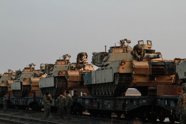 EKTAKTO: Κινεζικά μαχητικά προσγειώθηκαν σε ρωσικές βάσεις – Τρελάθηκαν οι ΗΠΑ: Θέλουν Γ” ΠΠ! -Τεράστια στρατιωτική ανάπτυξη σε Γερμανία-Βουλγαρία-Ρουμανία