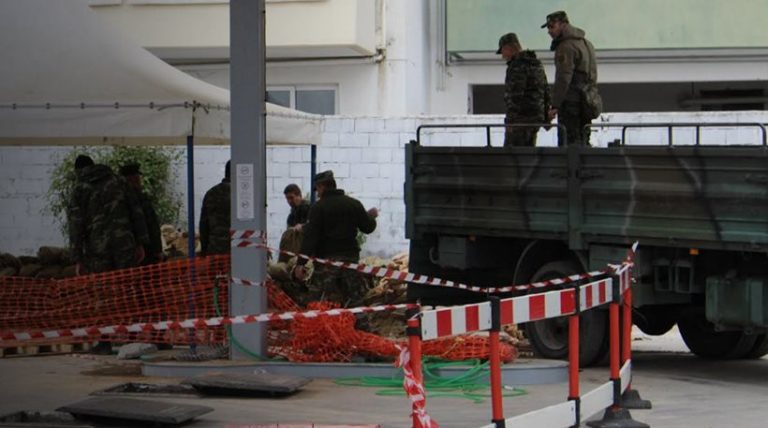 Ξεκίνησε η επιχείρηση «βόμβα» στο Κορδελιό – Ασθενοφόρα απομακρύνουν ευπαθείς ομάδες