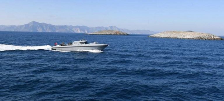 Νέα πρόκληση: Τούρκοι ψαράδες κοντά στα Ίμια υπό επίβλεψη τουρκικού λιμενικού