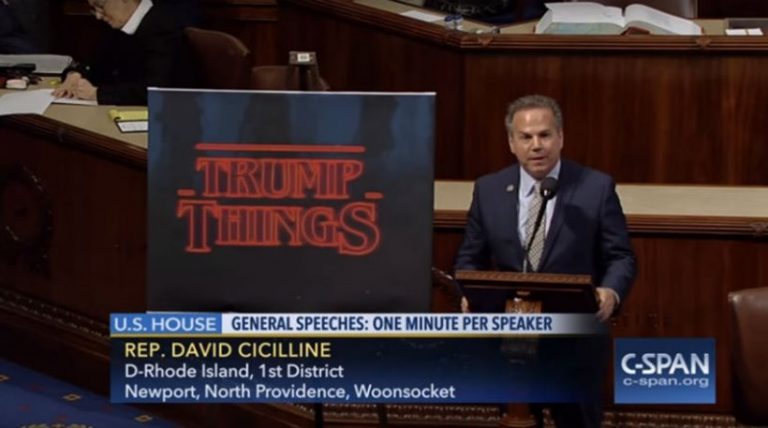 Τι σχέση έχει ο Τραμπ με το “Stranger things”;