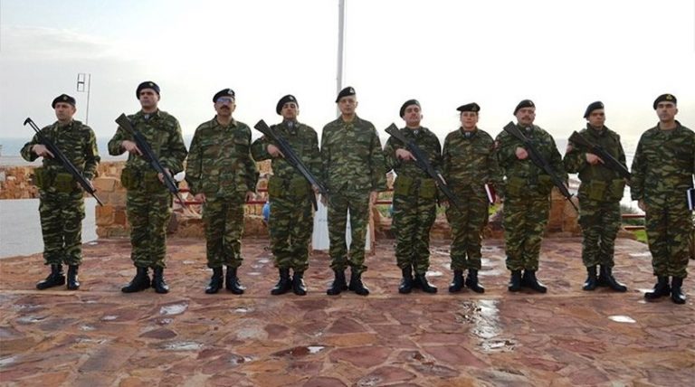 Οι Τούρκοι κατηγορούν τον αρχηγό ΓΕΣ ότι σήκωσε την ελληνική σημαία στις Οινούσσες!