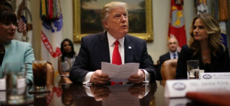 ΟΙ ΑΜΕΡΙΚΑΝΟΙ ΔΕΙΧΝΟΥΝ ΤΗΝ ΕΞΟΔΟ ΤΟΥ ΔΝΤ ΑΠΟ ΤΗΝ ΕΛΛΑΔΑ! Οι εισηγήσεις στον Τράμπ