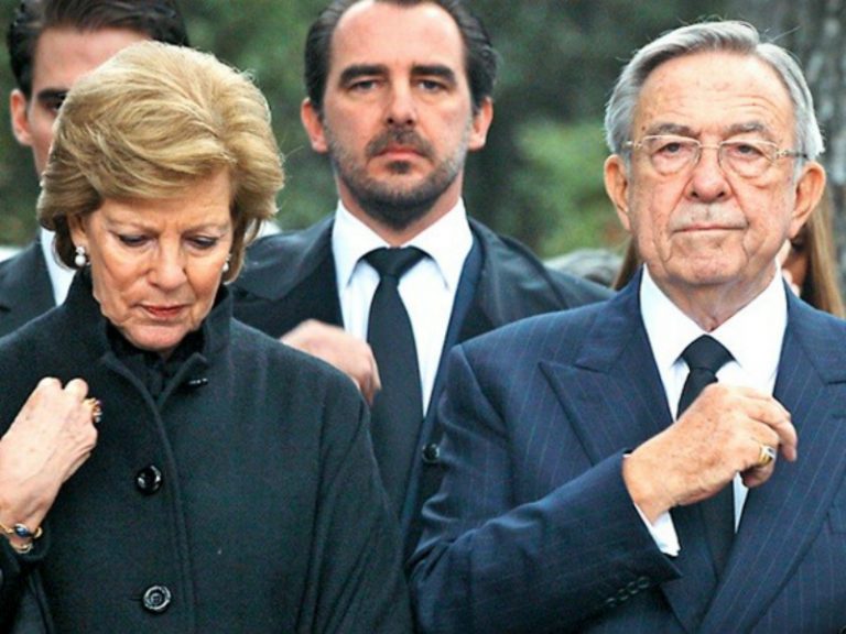 ΕΡΧΕΤΑΙ ΜΕ… ΠΡΟΙΚΑ Ο ΒΑΣΙΛΙΑΣ!