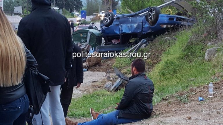 Αυτοκίνητο πέφτει με ταχύτητα σε στάση λεωφορείου στο Ωραιόκαστρο. Για “κόντρα” μιλούν αυτόπτες μάρτυρες (photo-video)