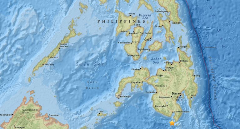 Δίπλωσε και τρίπλωσε η λούπα με σεισμό 6,8 ρίχτερ στις Φιλιππίνες.
