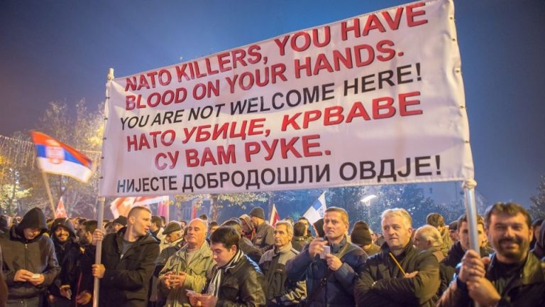 ΝΕΑ ΦΩΤΙΑ ΒΑΖΕΙ ΤΟ ΝΑΤΟ ΣΤΑ ΒΑΛΚΑΝΙΑ