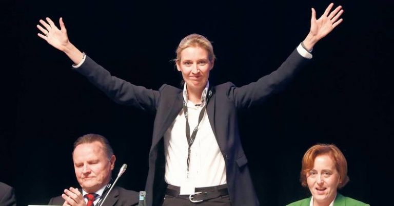 ΓΕΡΜΑΝΙΑ: Ομοφυλόφιλη και πρώην υπάλληλος της Goldman Sachs η μία αρχηγός του «ακροδεξιού» AfD