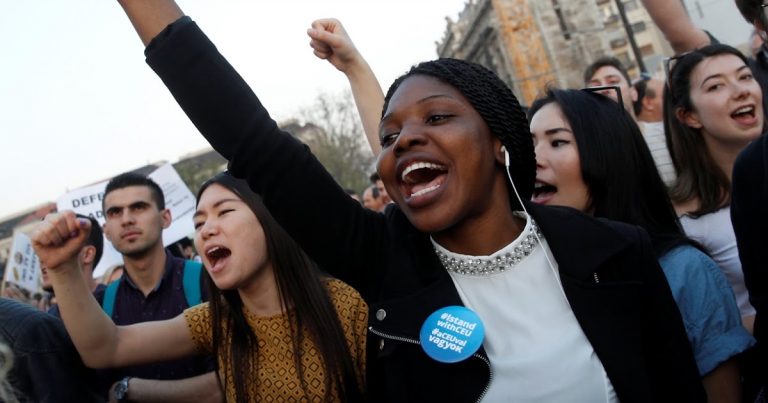 ΟΥΓΓΑΡΙΑ: Ως επί το πλείστον αλλοδαποί διαμαρτυρήθηκαν για το πανεπιστήμιο του Σόρος