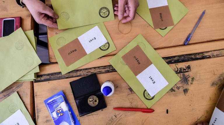 Στις κάλπες οι Τούρκοι: Θα γίνει «σουλτάνος» ο Ερντογάν;