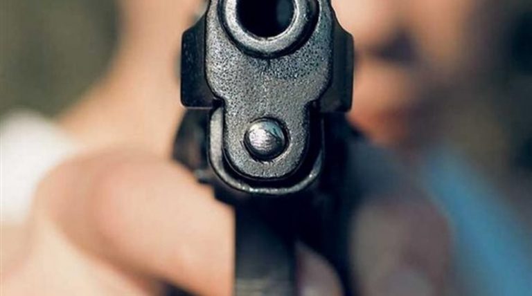 Θεσσαλονίκη: Πυροβόλησαν 20χρονο – Τον εντόπισε αιμόφυρτο διερχόμενος