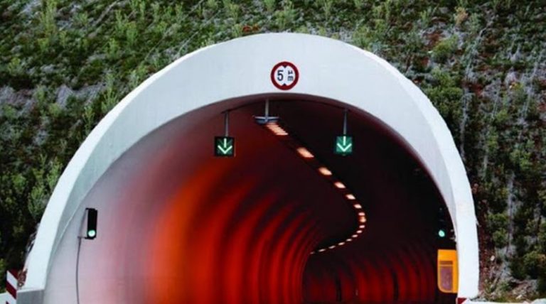 Τροχαίο στην Εγνατία με εμπλοκή πούλμαν που μεταφέρει μαθητές