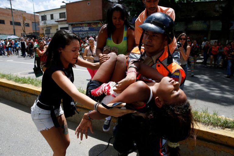 KATAΡΡΕΟΥΝ οι αλυσίδες TΡΟΦΙΜΩΝ, σκηνές Βενεζουέλας στην Ελλάδα! Μπήκαμε στη τελευταία φάση της χρεοκοπίας!