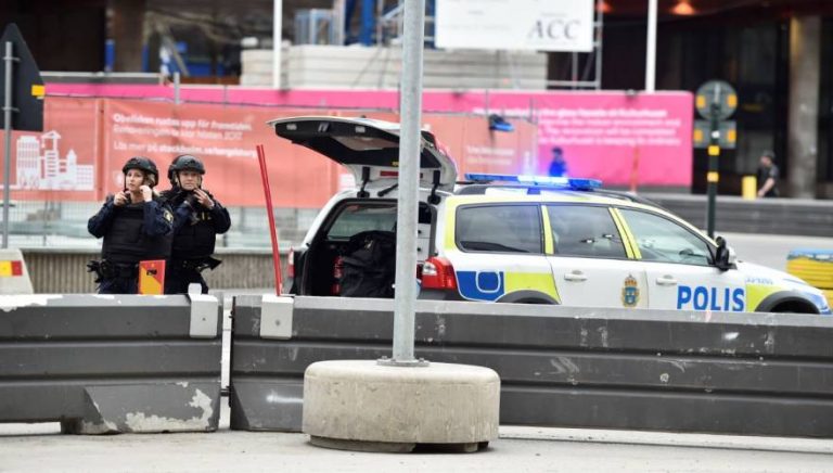 Αυτοκίνητο έπεσε πάνω σε πλήθος στο Ισραήλ!