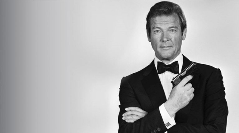 Απεβίωσε ο Ρότζερ Μουρ στα 89 του