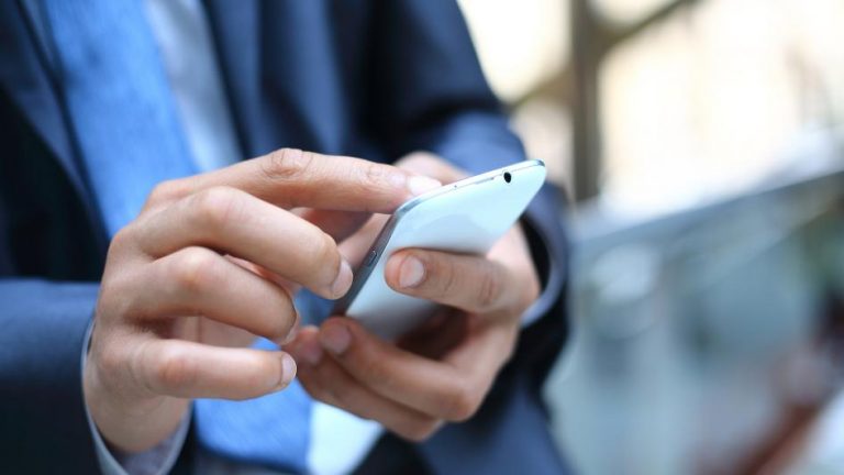 ΣΥΣΤΗΜΑ «ΤΕΙΡΕΣΙΑΣ» ΘΑ ΕΦΑΡΜΟΖΕΤΑΙ ΣΤΟ ΕΞΗΣ- Θα αποκλείονται από όλες τις εταιρείες κινητής τηλεφωνίας όσοι δεν μπορούν να πληρώνουν το κινητό τους!