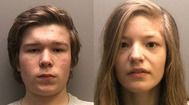 Σοκάρουν οι καταθέσεις των ανήλικων που έσφαξαν μητέρα και αδελφή και μετά έκαναν ανενόχλητοι σεξ!