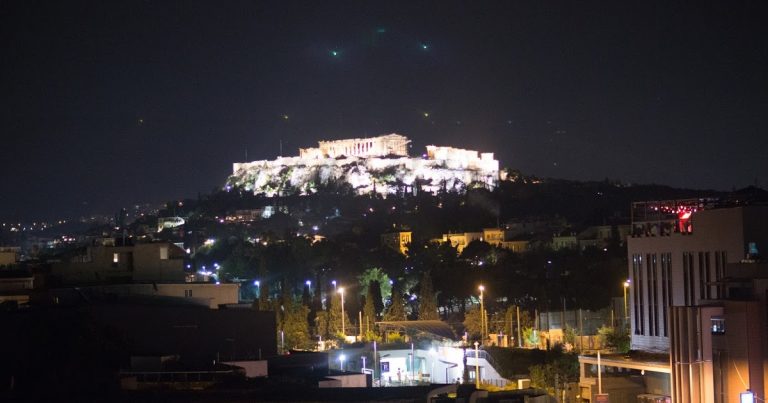 ΣΟΚ – UFO επάνω από τον Παρθενώνα