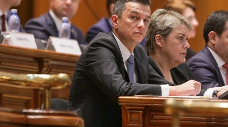 Έπεσε η κυβέρνηση της Ρουμανίας: Αποπέμπεται ο πρωθυπουργός Γκριντεάνου μετά από πρόταση μομφής