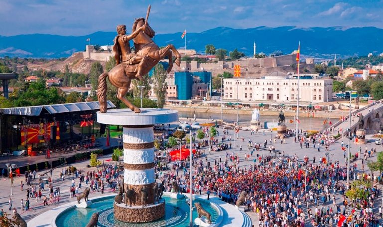 ΕΤΟΙΜΑΖΟΥΝ ΕΘΝΙΚΟ ΕΓΚΛΗΜΑ ΟΙ ΠΡΟΔΟΤΕΣ