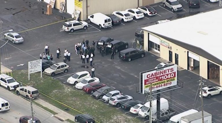 Ορλάντο: Φόβοι για πολλούς νεκρούς από επίθεση σε βιομηχανική περιοχή