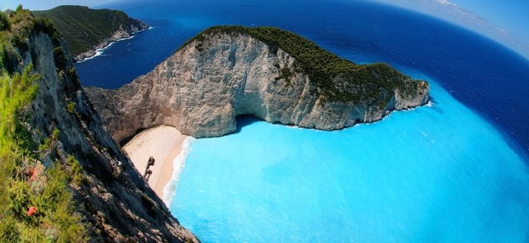 ΜΙΑ SELFIE ΤΗΣ ΣΤΟΙΧΙΣΕ ΤΗ ΖΩΗ!  22χρονη έχασε τη ζωή της στο «Ναυάγιο» της Ζακύνθου (photo)