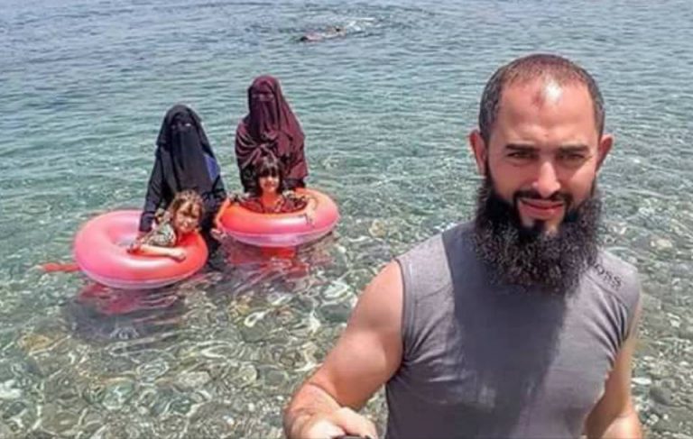 ΕΣΥ Νεοέλληνα Θα Πας Διακοπές;