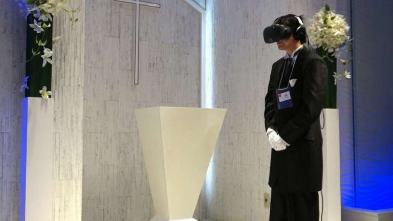 Το ‘δαμε κι αυτό: Ο πρώτος γάμος εικονικής πραγματικότητας στην Ιαπωνία