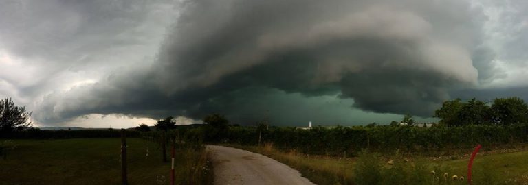 Δυο νεκροί στην Ιταλία από την κακοκαιρία στα κεντρικά της χώρας
