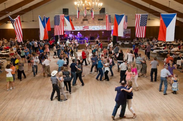 Στην Γιορτή των Μεγάλων καπέλων ..