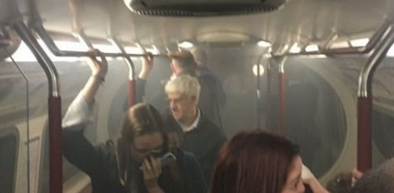 ΦΩΤΙΑ ΣΕ ΒΑΓΟΝΙ ΣΤΟ ΜΕΤΡΟ ΤΟΥ ΛΟΝΔΙΝΟΥ – Εκκενώθηκε ο σταθμός