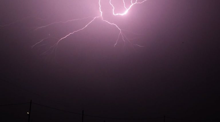 Γαλλία: Κεραυνός χτύπησε κατασκήνωση – Ένας 15χρονος σε κρίσιμη κατάσταση