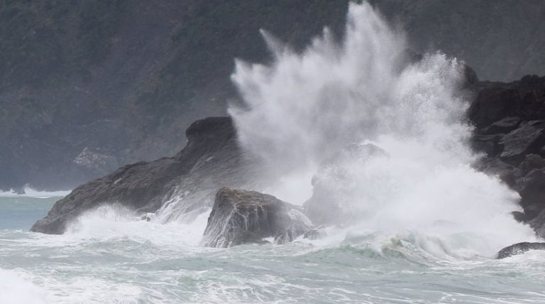 Ιαπωνία: Τουλάχιστον δύο νεκροί από το πέρασμα του τυφώνα Νόρου
