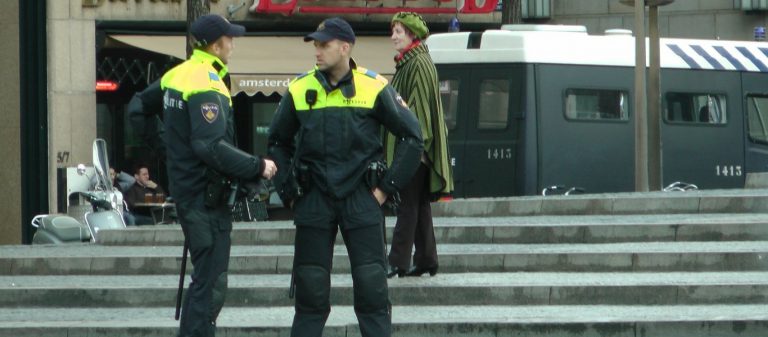 Ολλανδία: Βρέθηκε βαν γεμάτο φιάλες αερίου σε χώρο συναυλίας – Τελευταία στιγμή απετράπη μακελειό