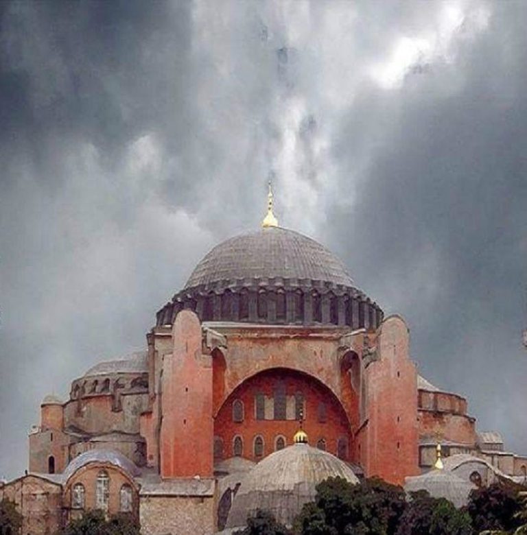 Αγία Σοφία: Αποξηλώνουν τον εμβληματικό τρούλο της – Τι συμβαίνει με τον ναό