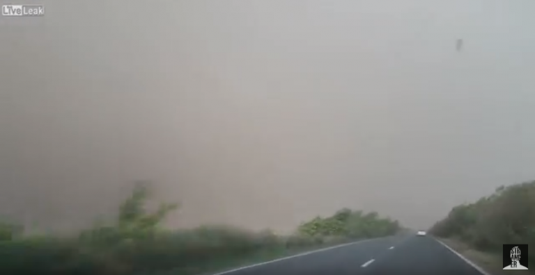 Πως είναι να πέφτεις μέσα σε ένα μικρό τυφώνα ;