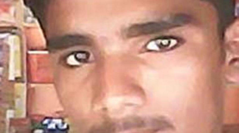 Στο Πακιστάν Μουσουλμάνοι έδειραν μέχρι θανάτου χριστιανό συμμαθητή τους γιατί ήπιε νερό από το ίδιο ποτήρι!