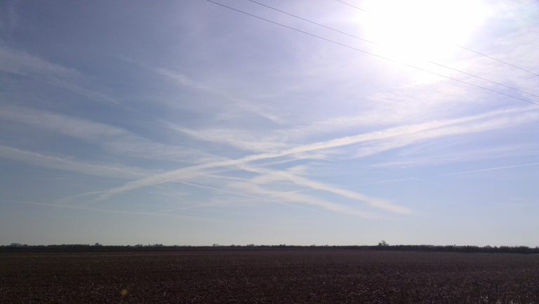 Αγοράστε στους πιλότους κανα ταμπλετ να μην βαριούνται μας πηξανε στην τρίλιζα!