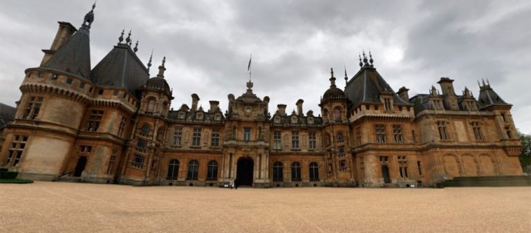 Αεροσκάφος συγκρούστηκε με ελικόπτερο πάνω από την έπαυλη των Ρότσιλντ στο Μπάκιγχαμ: Φόβοι για νεκρούς